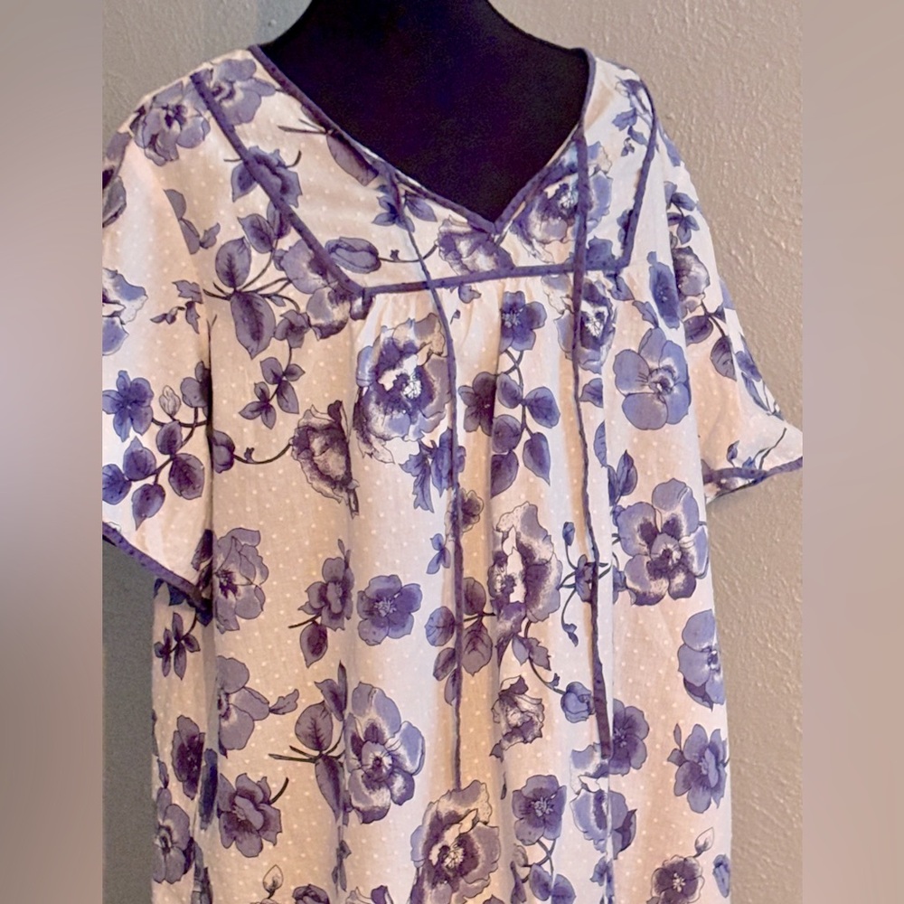 Blue and White Floral Women's Top Blouse Large L Lane Bryant Plus size 16 ❤️🥰